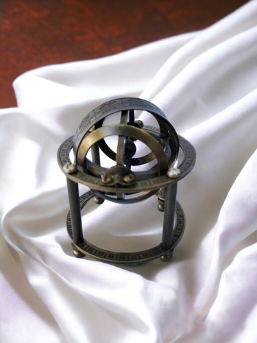 Antica sfera armillare - , in