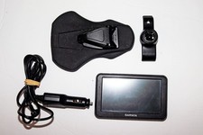 Garmin Nuvi 50LM Sistema di Navigazione GPS Bundle con AC e Caricatore per Auto