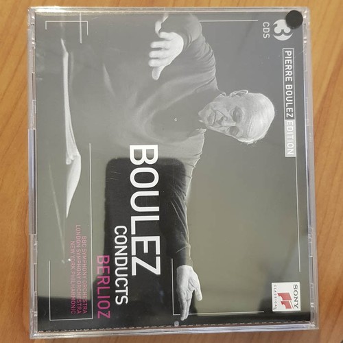 Pierre boulez conducts - boulez,