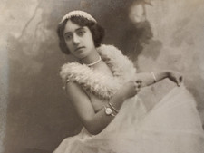 Foto antica di donna elegante