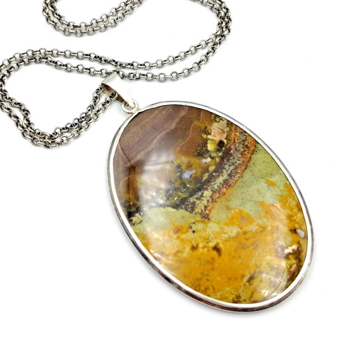 Collana con ciondolo grande