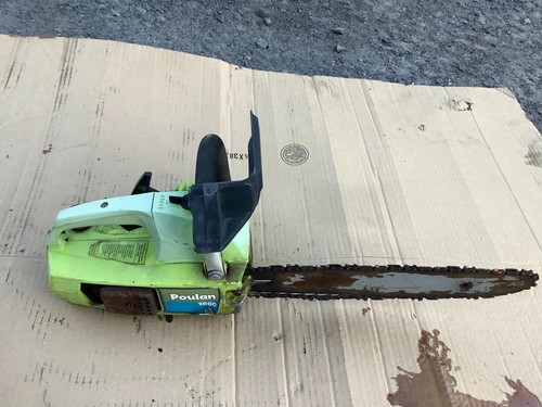 Poulan 2000 chainsaw for parts - chainsaw,