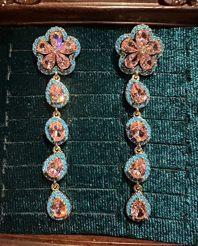 Orecchini pendenti con strass