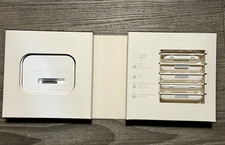 Apple iPhone iPod Classic Touch Universal Dock MA045G/A 2005 Docking nuovo