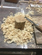 Oggetto in legno massiccio H 6
