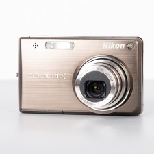 Nikon Coolpix S700 -