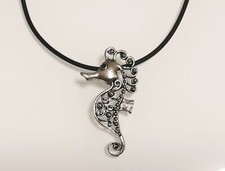 Collana Caucciu' Nero Ciondolo CAVALLUCCIO MARINO Portafortuna collare Vintage