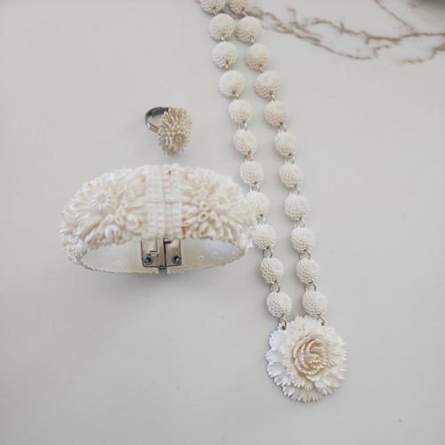 Costume bianco bracciale