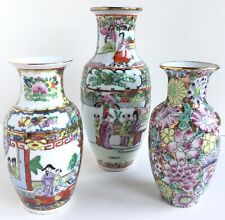 Tre vasi vintage porcellana cinese, perfetti decorati mano personaggi fiori loto