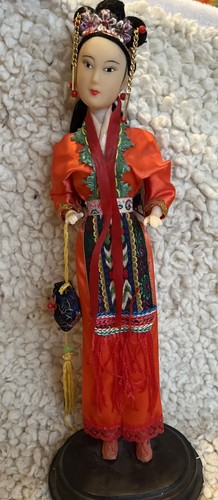 Bambola geisha asiatica