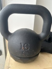 attrezzi da palestra, panca piana e reclinabile, manubrii, pesi e bilanciere