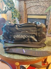 Patagonia black hole - black,
