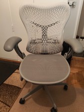 Herman Miller mirra 2