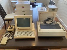 Vintage Apple IIc Computer