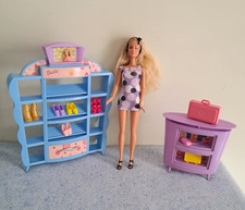 2001 Mobili Barbie Chic Shoe