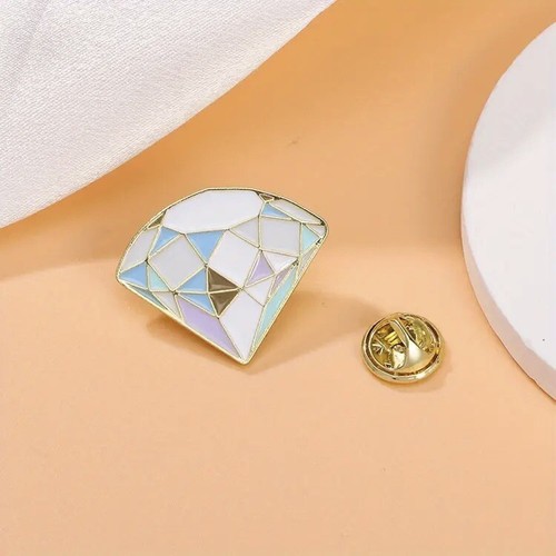 Spilla smaltata con diamanti - ,