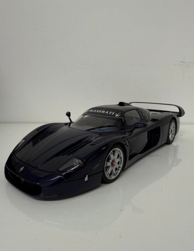 Maserati mc12 autoart - 1/18,