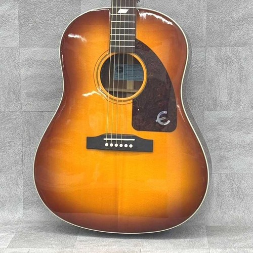 Chitarra acustica elettrica