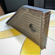 ANTICO STRUMENTO MUSICALE IN LEGNO CETRA DA TAVOLO ZITHER NO CHIAVE TENDI-CORDA