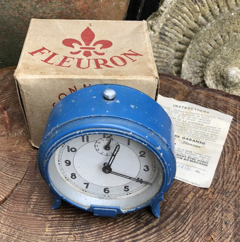 Alarm clock vintage - alarm,