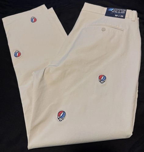 Pantaloni nuovi con etichette