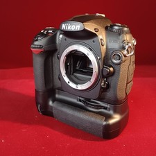 Nikon D200 DSLR 681285