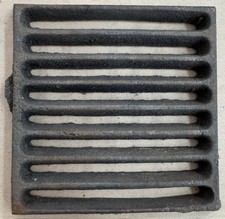 Griglia in ghisa per cucine e/o stufe a legna! Cm. 17,6 x 17,9 Ca.