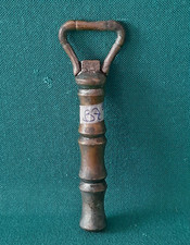 VECCHIO CAVATAPPI LEVATAPPI IN OTTONE VINTAGE. BZ97