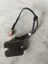 Regolatore di tensione per