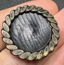 Antico bottone a gambo