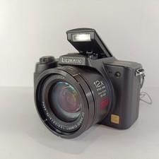 Panasonic LUMIX DMC-FZ5 5MP