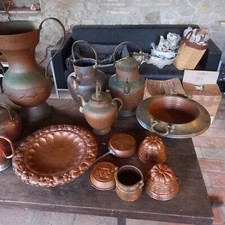 vintage arredamento: oggetti vari (piatti, brocche, statue…) di rame e metallo