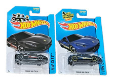 Lotto di 2 Hot Wheels Ferrari