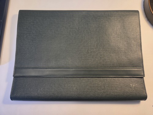 Louis vuitton taiga busta - vuitton,