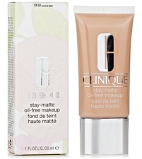 Clinique Stay Matte trucco