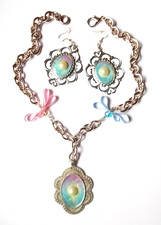 Collana e orecchini con