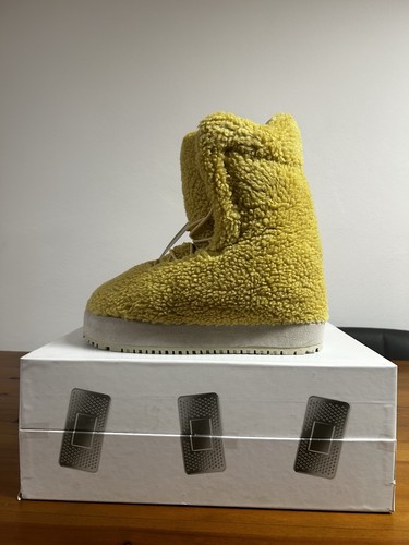 Pdf neve venus shearling boots - venus,