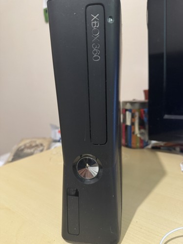 Xbox 360 slim 4gb solo - xbox,