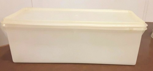 Tupperware jumbo bread serve - tupperware,