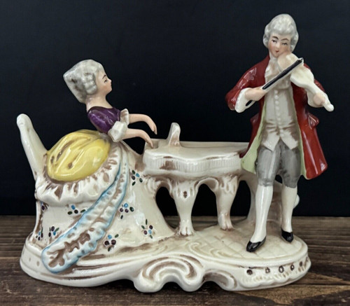 Figurina pianista violinista - e,