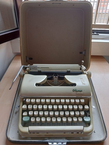 Macchina scrivere olympia - scrivere,