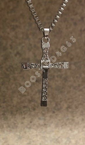 Collana con ciondolo croce