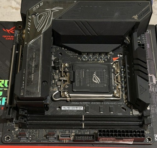Asus z690i strix wifi - strix,