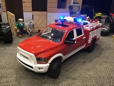 Camion dei pompieri Bruder 1:16 Ram 2500 Powerwagon.