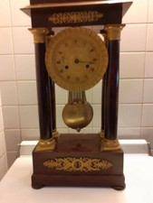 OROLOGIO DA TAVOLO CON COLONNE