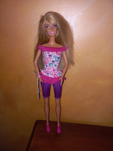 Barbie strollin pups 2010 - barbie,