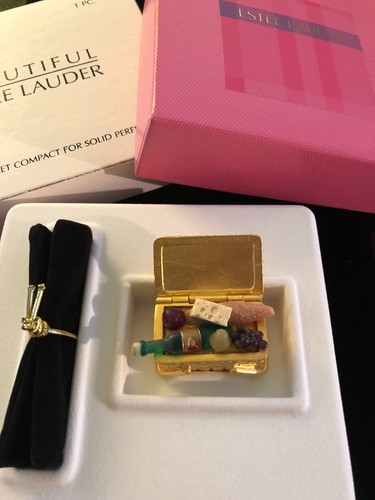 Estee lauder picnic - lauder,