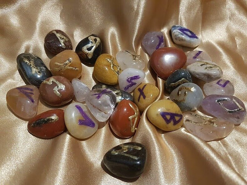 Consulto rune - consulto, rune,