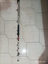 2 Canne da pesca una per barca,un' altra per pesci gatti.