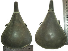 ANTICA FIASCHETTA PER POLVERE NERA DEL 1800 IN LAMIERINO AMAGNETICO SALDATO PB